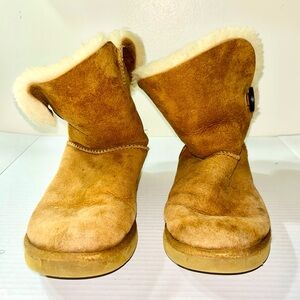 Ugg Bailey Button II Boot Women’s 8 Brown Shearling Lined Sherpa Cozy‎ Winter